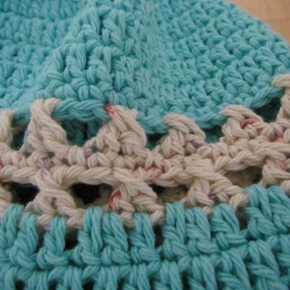 Taller de ABU crochet hat - Picture 3 of 9